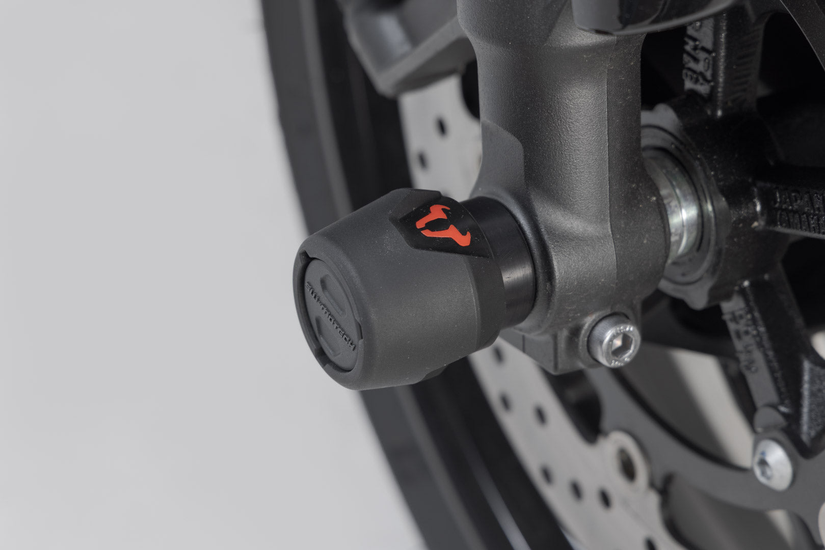 SW-MOTECH Kit de topes anticaidas para el eje delantero Negro. Yamaha MT-09/SP XSR900 XT1200Z.