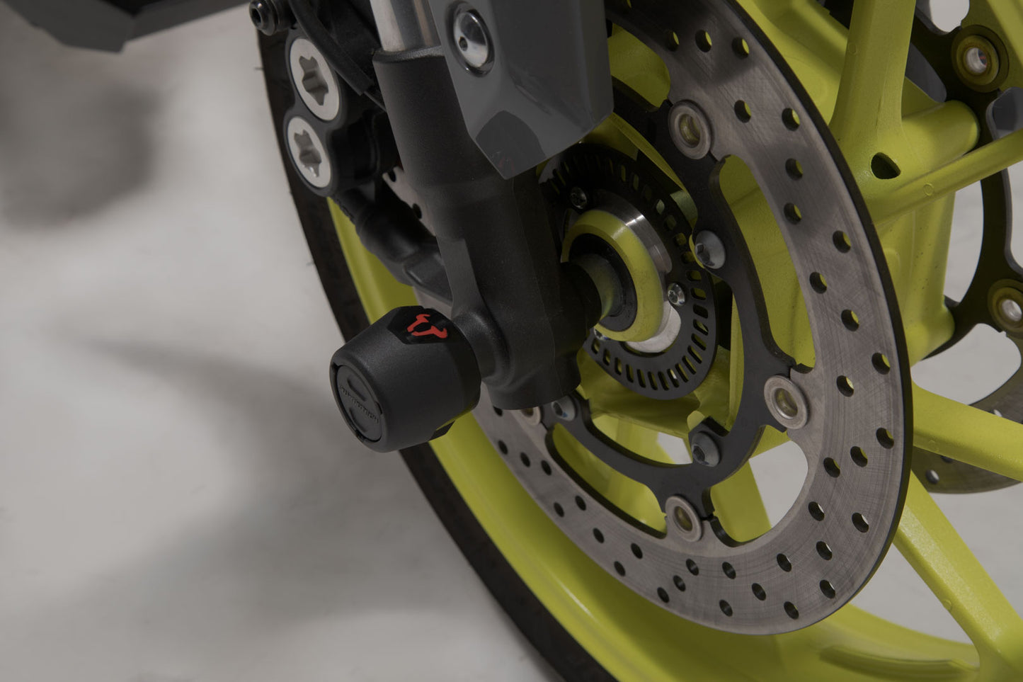 SW-MOTECH Kit de topes anticaidas para el eje delantero Negro. MT-09 / Tracer 900 / YZF-R7 Aprilia.