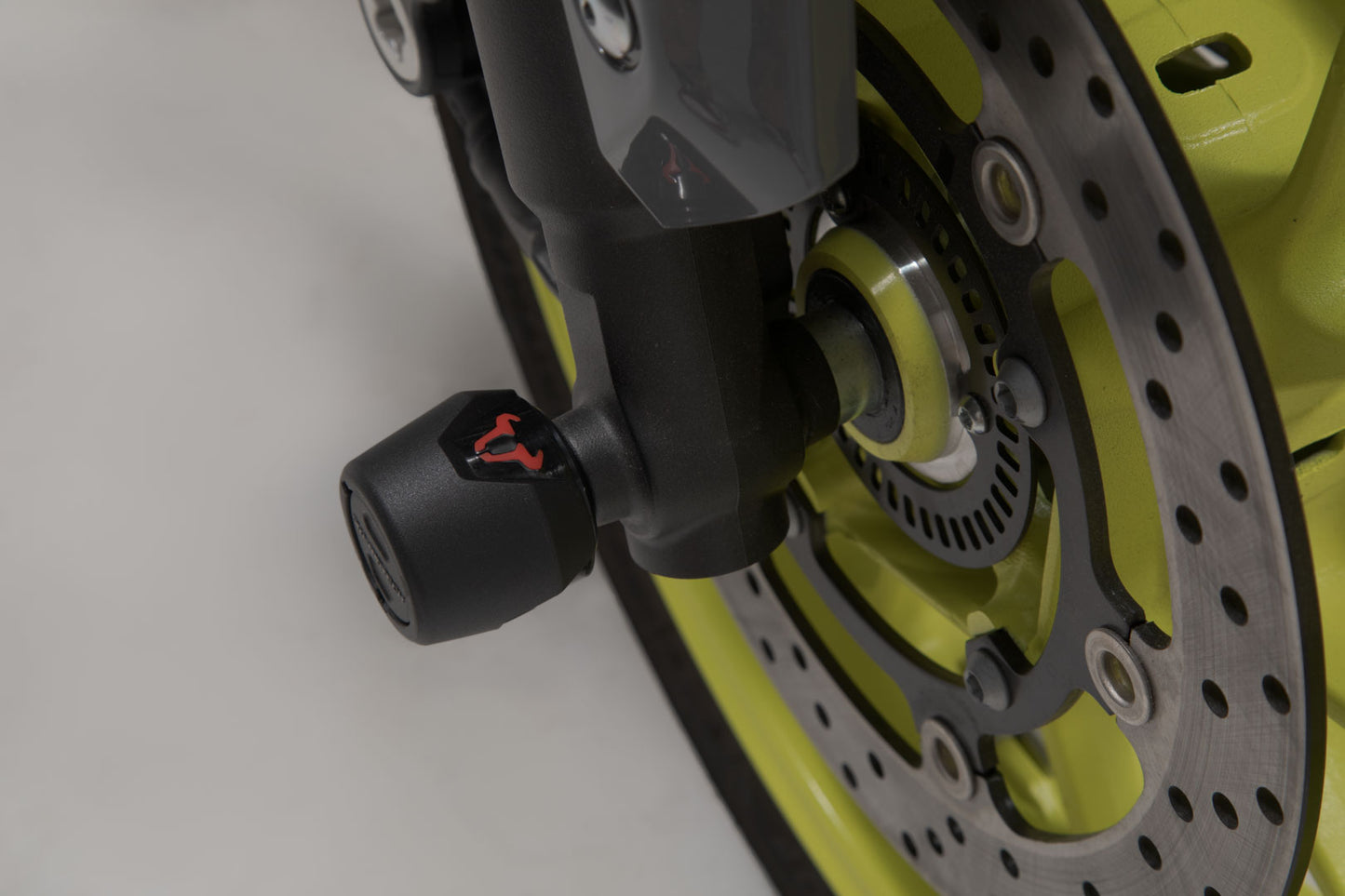 SW-MOTECH Kit de topes anticaidas para el eje delantero Negro. MT-09 / Tracer 900 / YZF-R7 Aprilia.