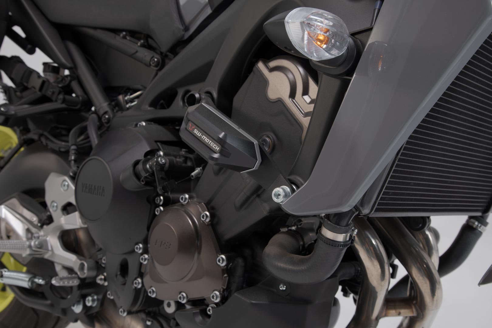 SW-MOTECH Kit de topes anticaidas Negro. Yamaha MT-09/Tracer XSR900/Abarth.