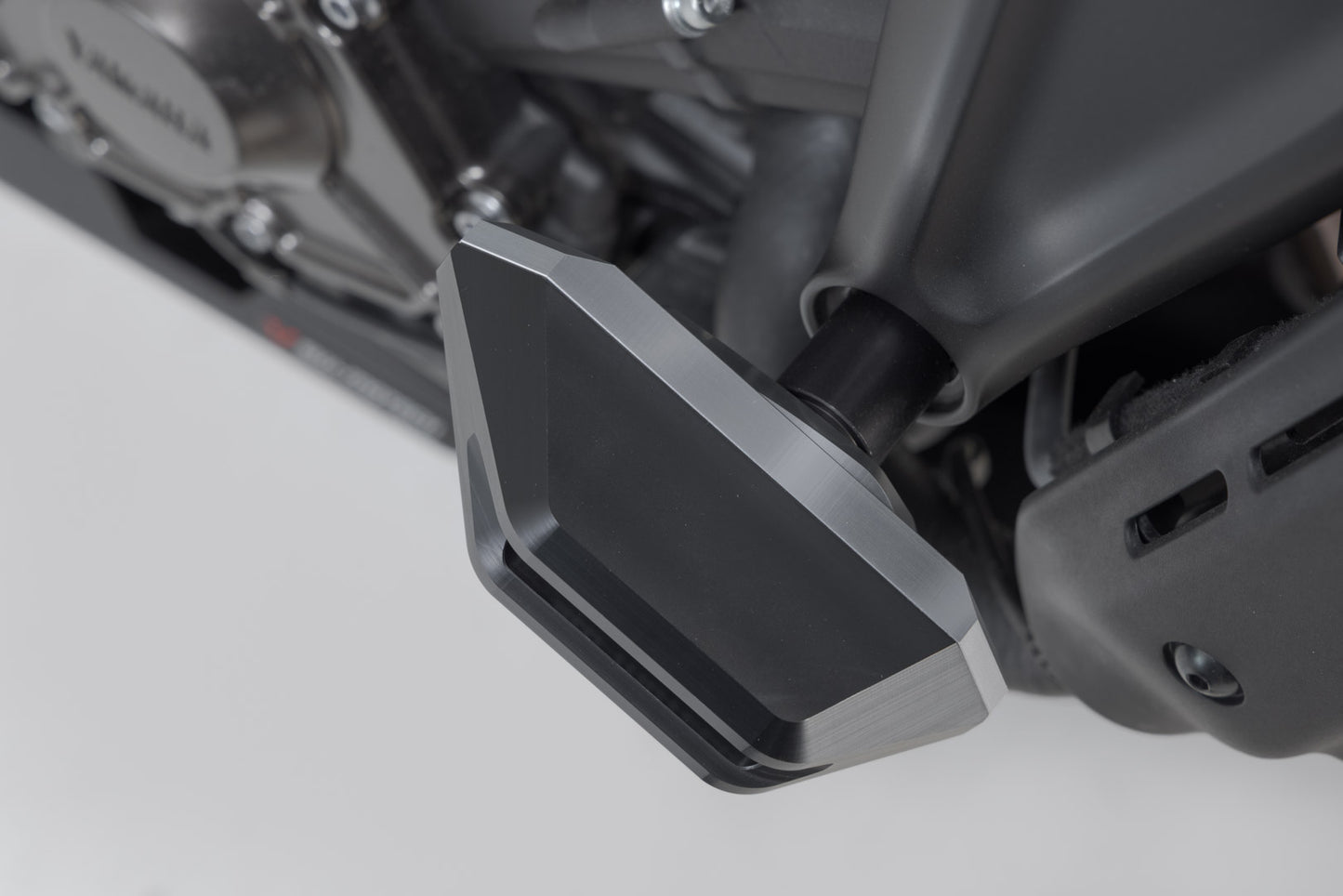 SW-MOTECH Kit de tope anticaidas Negro. Yamaha Tracer 9 / GT (20-) / GT+ (22-).