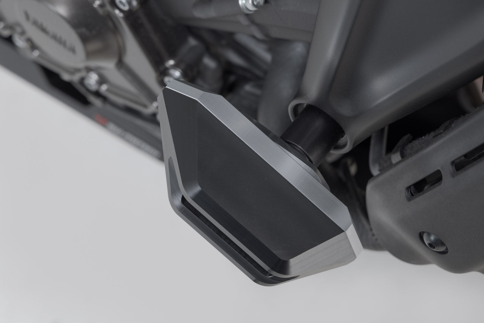 SW-MOTECH Kit de tope anticaidas Negro. Yamaha Tracer 9 / GT (20-) / GT+ (22-).