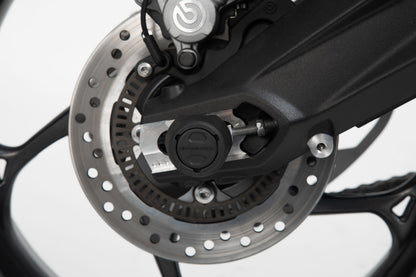 SW-MOTECH Kit de topes anticaidas para el eje trasero Negro. Street Triple (12-) Daytona (13-17).