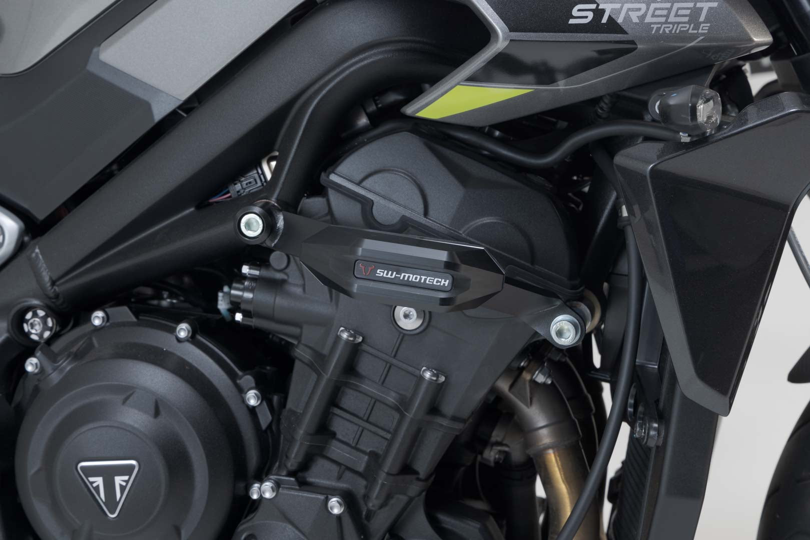 SW-MOTECH Kit de topes anticaidas Negro. Triumph Street Triple (12-) / Rx (15-).