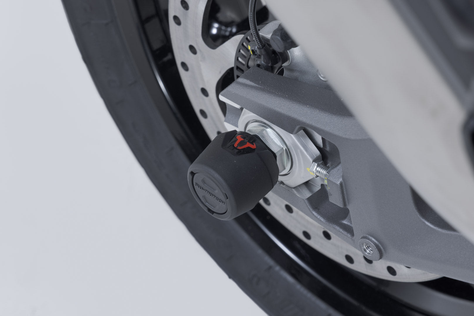 SW-MOTECH Kit de topes anticaidas para el eje trasero Negro. Ducati Multistrada V2 / V2 S (24-).