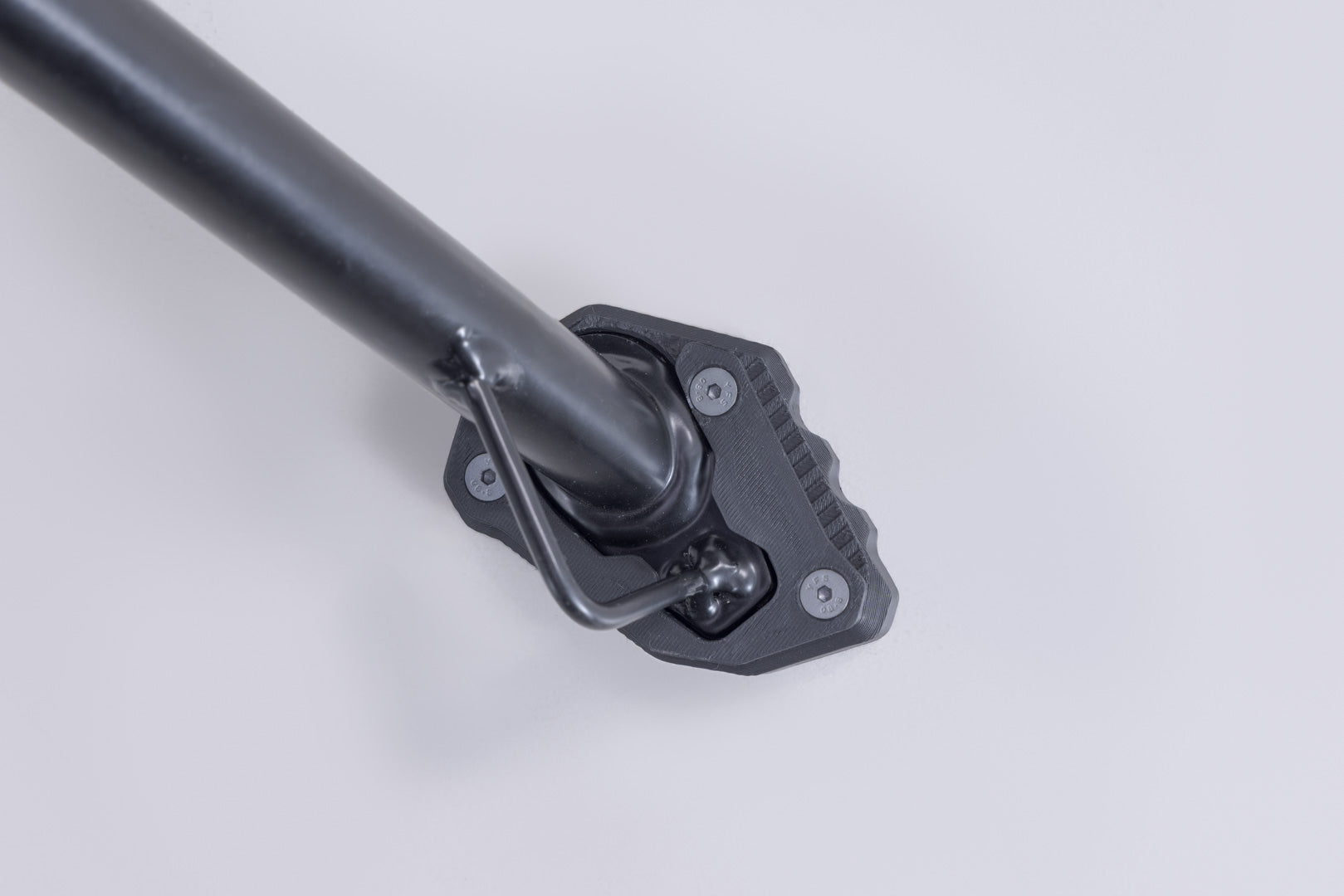 SW-MOTECH Extension para caballete lateral Negro/plateado. KTM 250 Adv 390 Adv (25-).