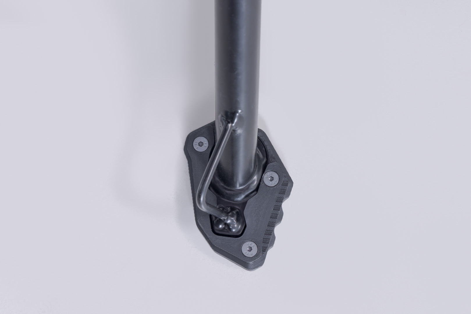 SW-MOTECH Extension para caballete lateral Negro/plateado. KTM 250 Adv 390 Adv (25-).