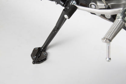 SW-MOTECH Extension para caballete lateral Negro/Plateado. Yamaha MT-09 Tracer XSR900/Abart.