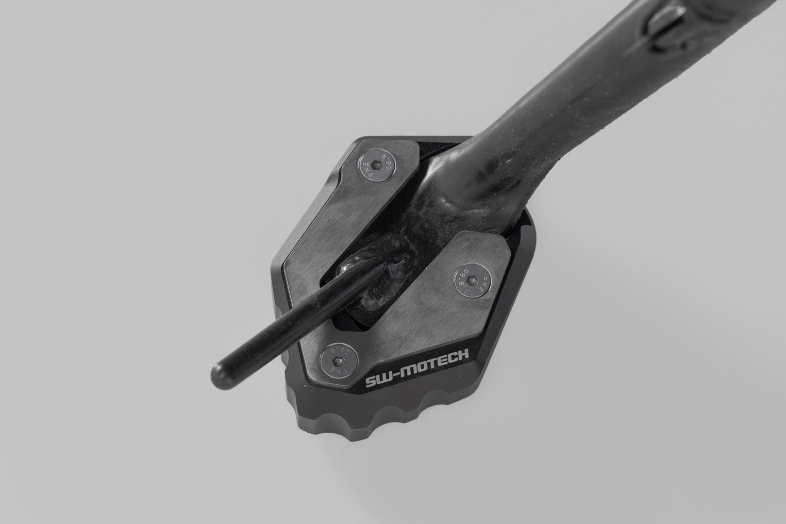 SW-MOTECH Pata de cabra para caballete lateral Negro/Plateado. Yamaha MT-09 (20-).