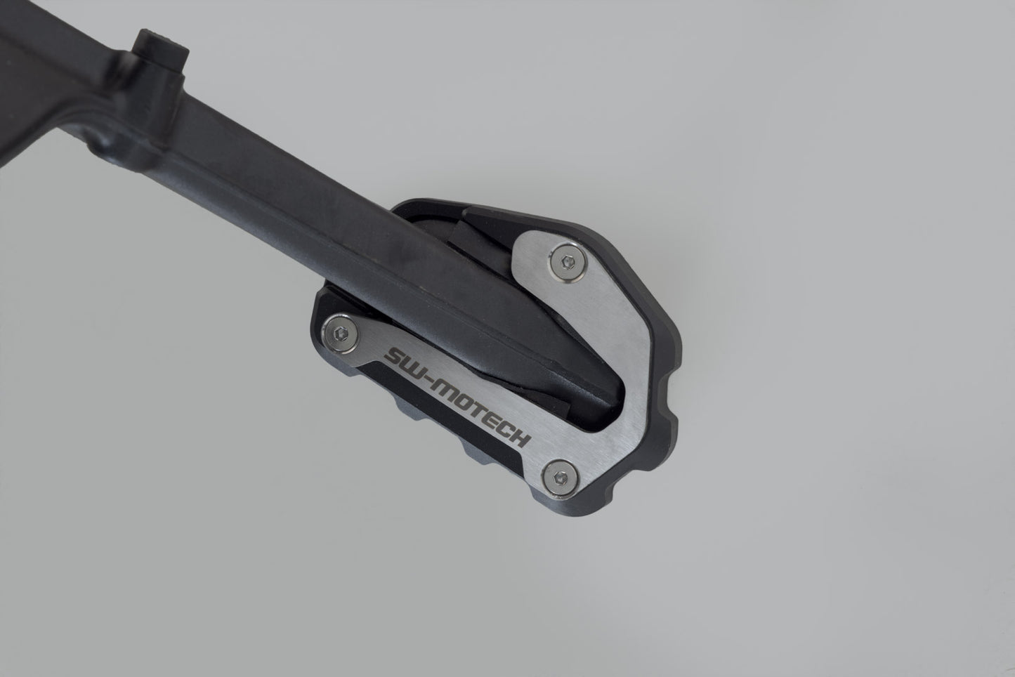 SW-MOTECH Extensión para caballete lateral Negro/plateado. BMW R 1300 GS (23-)/Adv (24-).