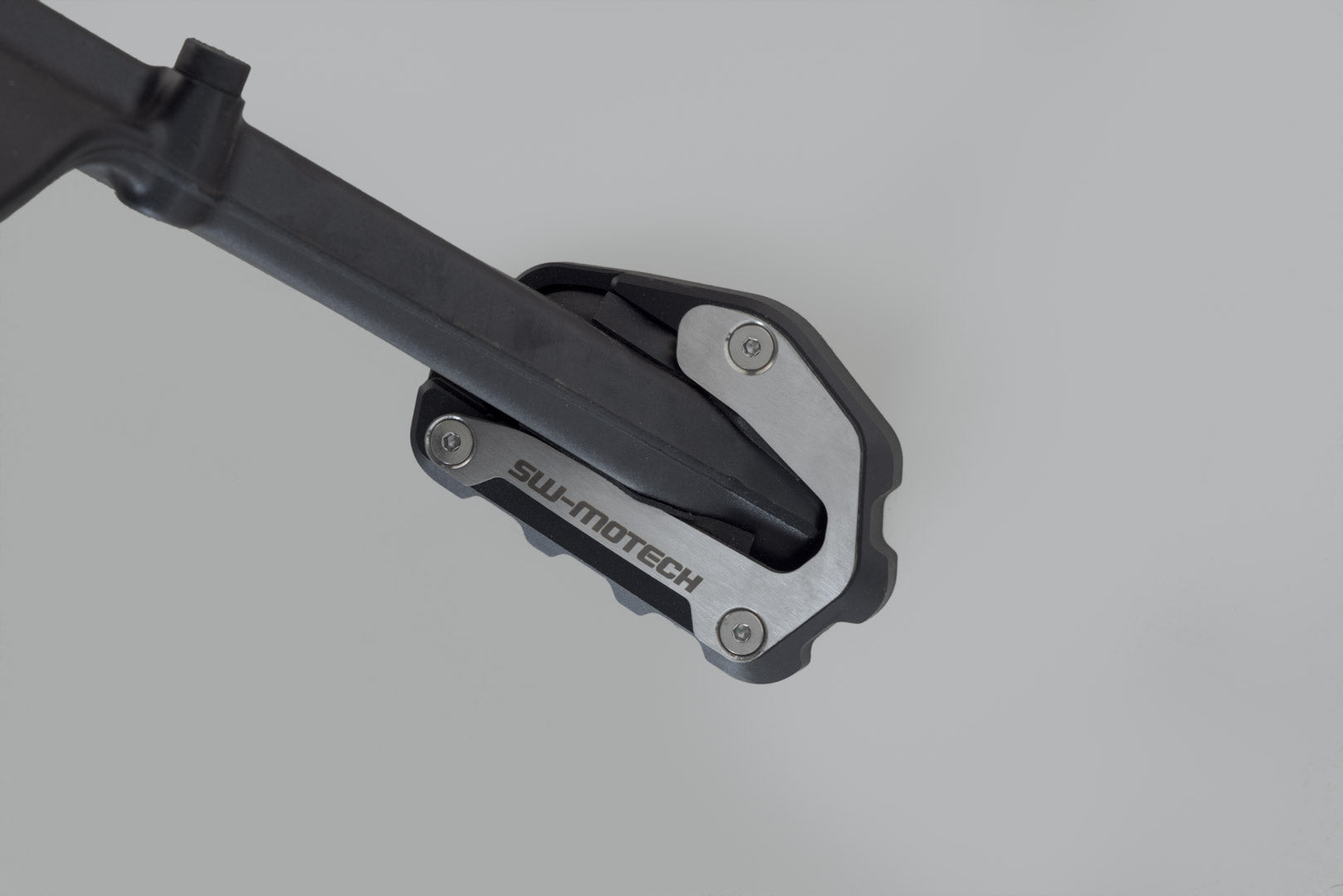 SW-MOTECH Extensión para caballete lateral Negro/plateado. BMW R 1300 GS (23-)/Adv (24-).