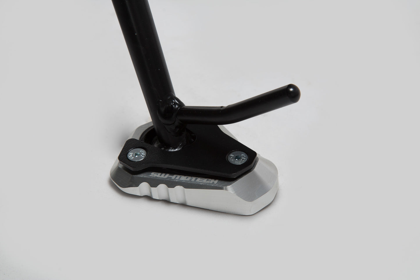 SW-MOTECH Extension para caballete lateral Negro/plateado. Modelos Kawasaki (11-).