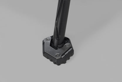 SW-MOTECH Extension para caballete lateral Negro/plateado. CFMoto 300NK / 800MT / 800MT-X.