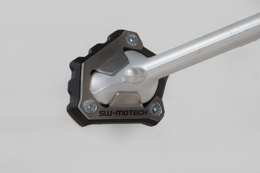 SW-MOTECH Extension para caballete lateral Negro/plateado. Modelos Triumph 1200 (18-).