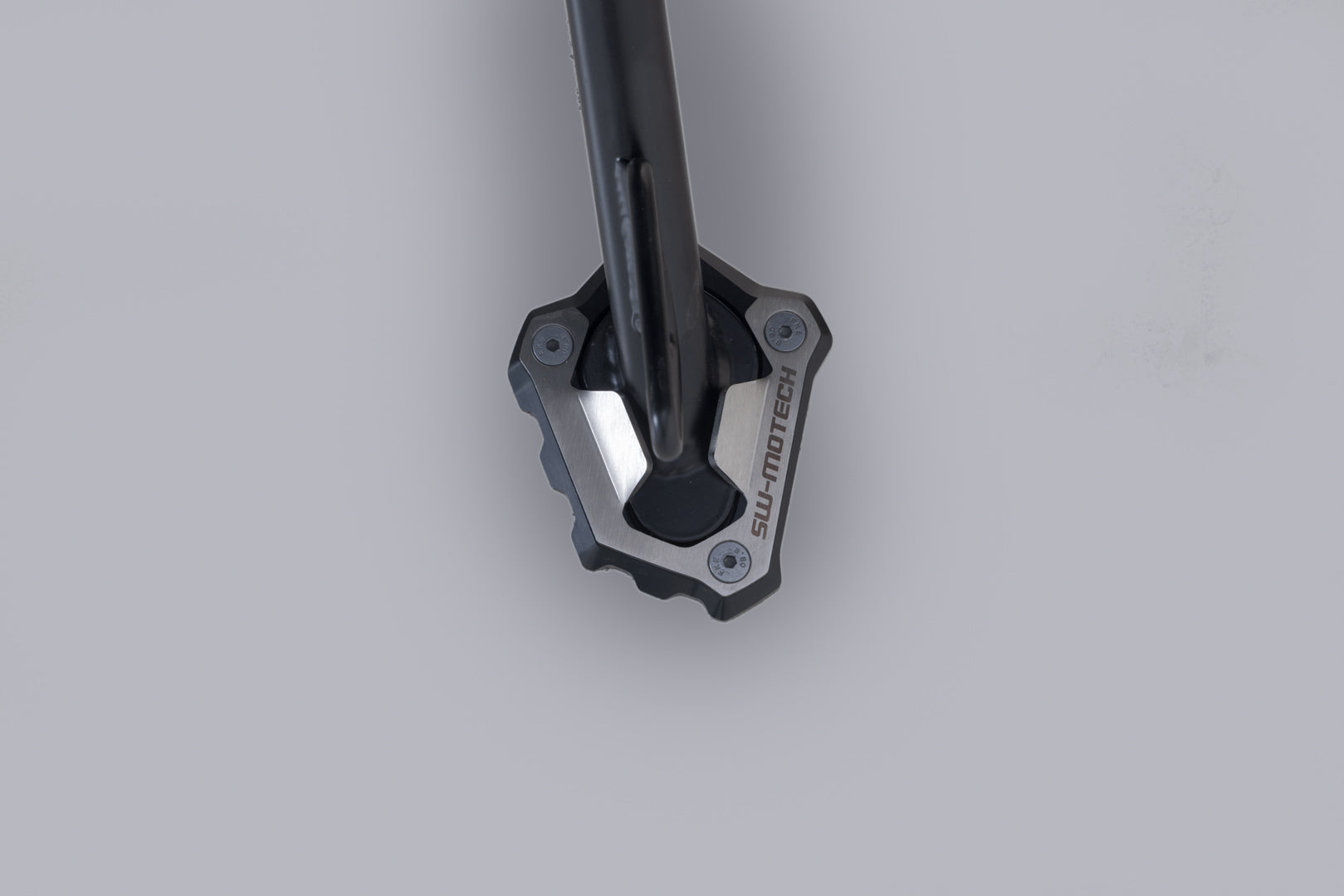 SW-MOTECH Extension para caballete lateral Negro/plateado. Triumph Scrambler 1200 X (23-).