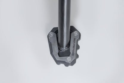 SW-MOTECH Extension para caballete lateral Negro/plateado. Triumph Tiger Sport 660/800 (24-).