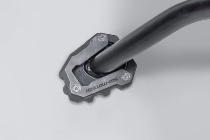 SW-MOTECH Extension para caballete lateral Negro/plateado. Triumph Tiger Sport 660/800 (24-).