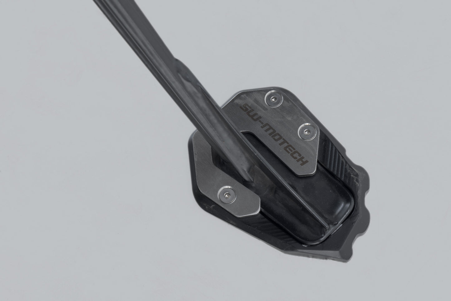 SW-MOTECH Extension para caballete lateral Negro/Plateado. Harley-Dav Pan America (21-).