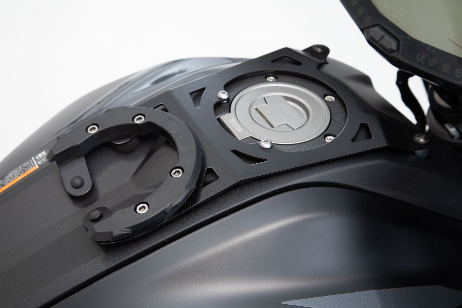 SW-MOTECH Anillo de depósito EVO Negro. Yamaha MT-07 (18-20).