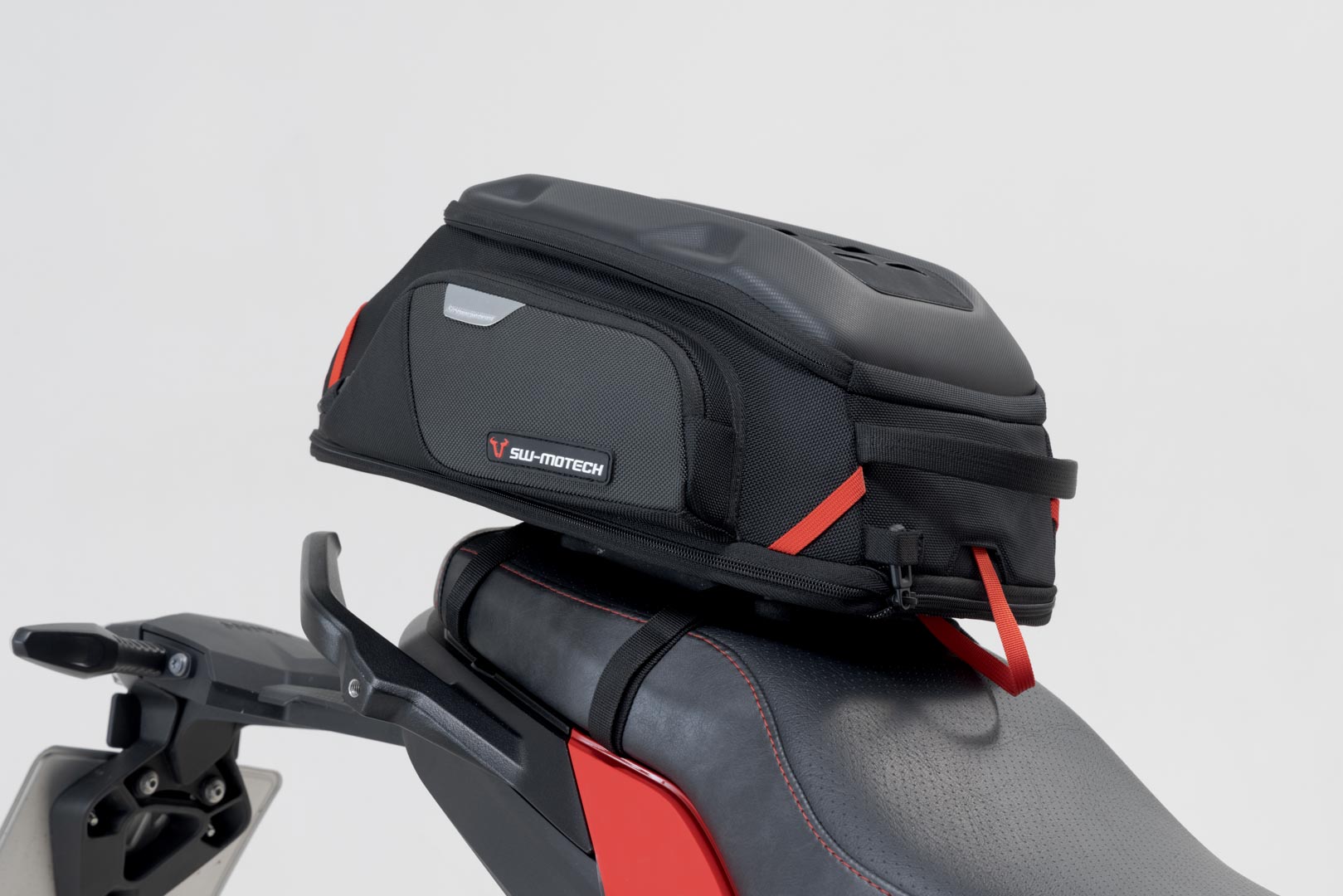 SW-MOTECH PRO Seat Ring Negro. Para fijación en el asiento.