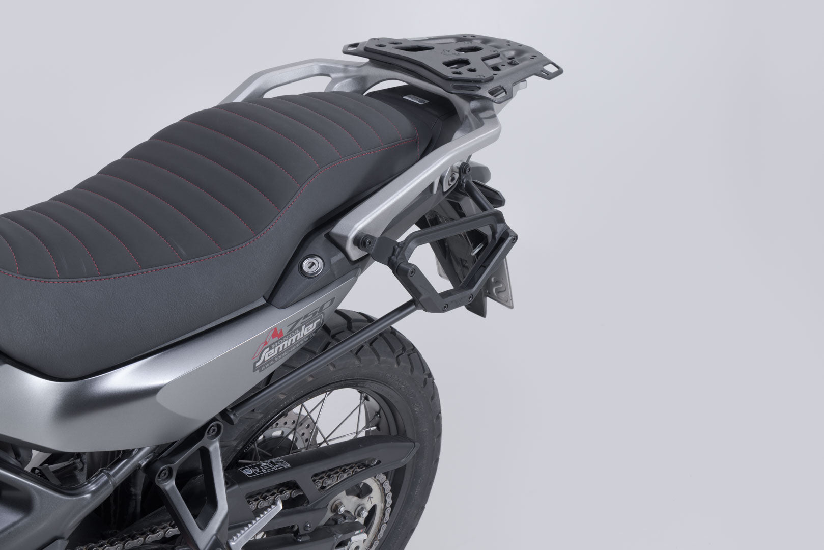 SW-MOTECH Soporte lateral izquierdo V-LOC Honda XL750 Transalp (22-).