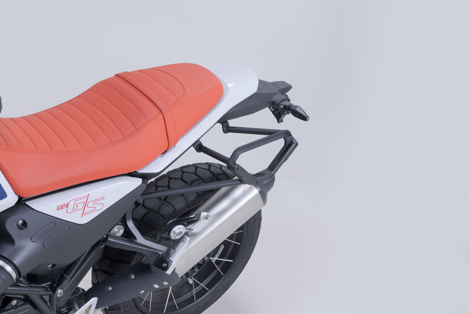 SW-MOTECH Soporte lateral izquierdo V-LOC BMW R 12 G/S (24-).