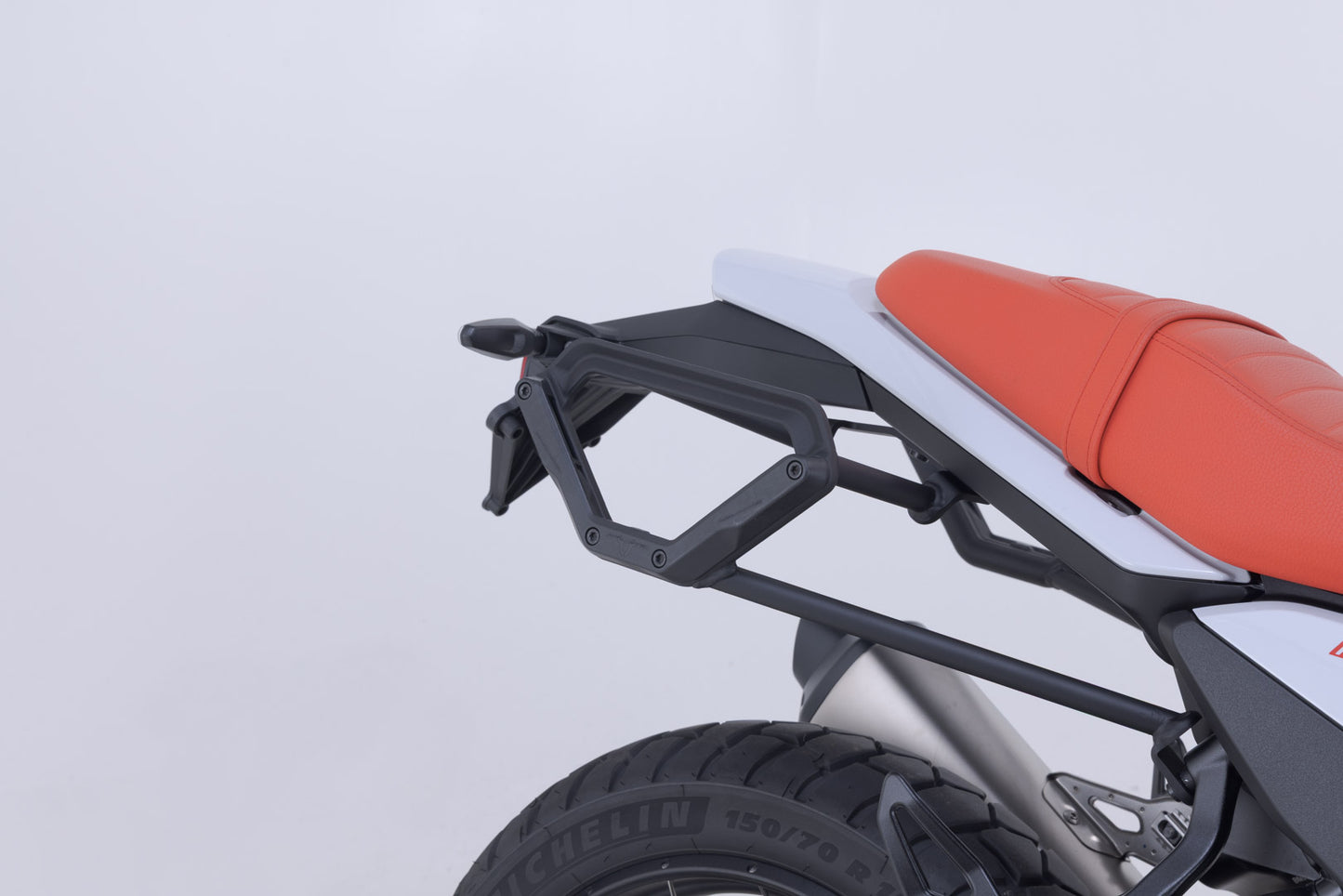 SW-MOTECH Soporte lateral derecho V-LOC BMW R 12 G/S (24-).