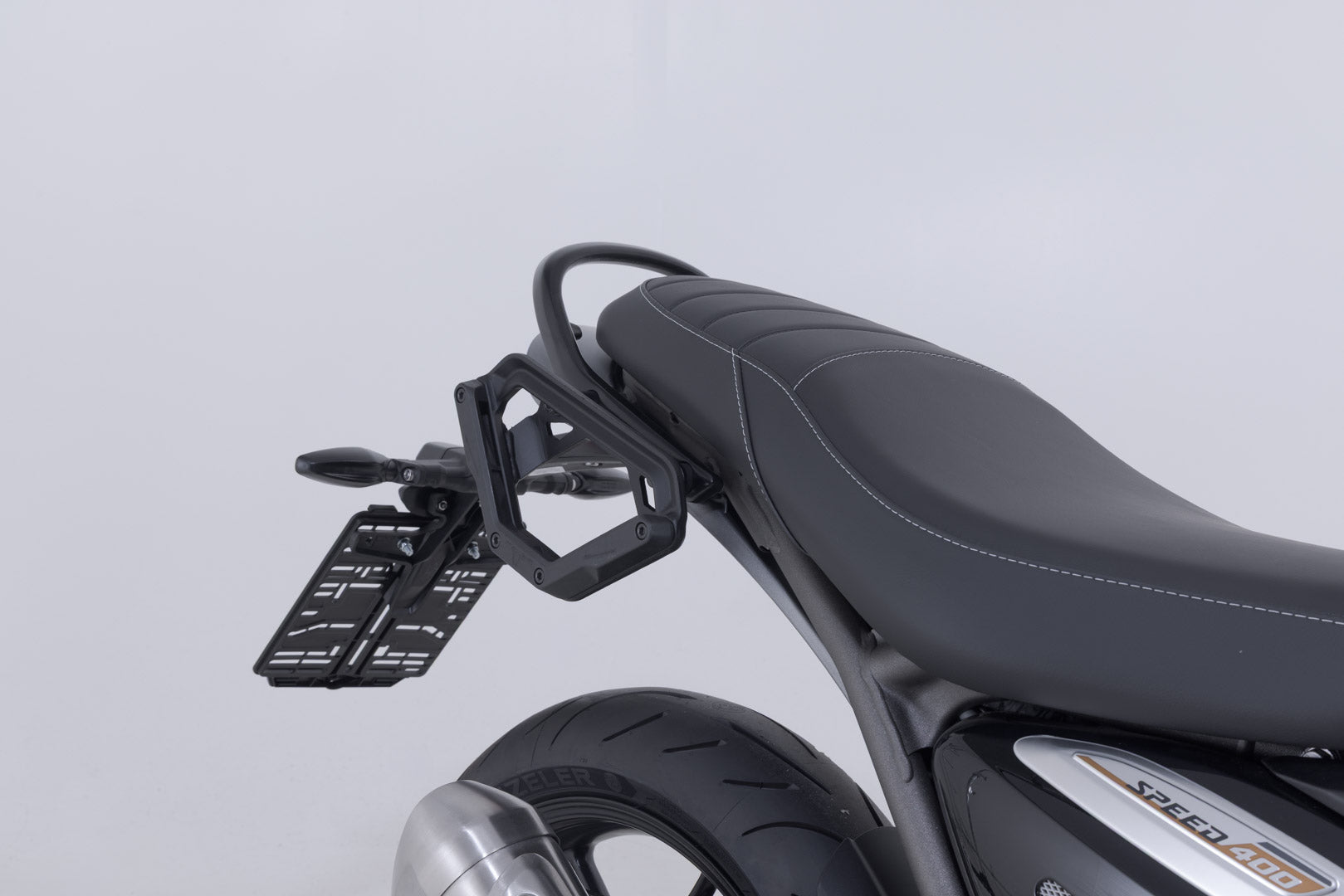 SW-MOTECH Soporte lateral derecho V-LOC Triumph Speed 400/ Scrambler 400 X (23-).