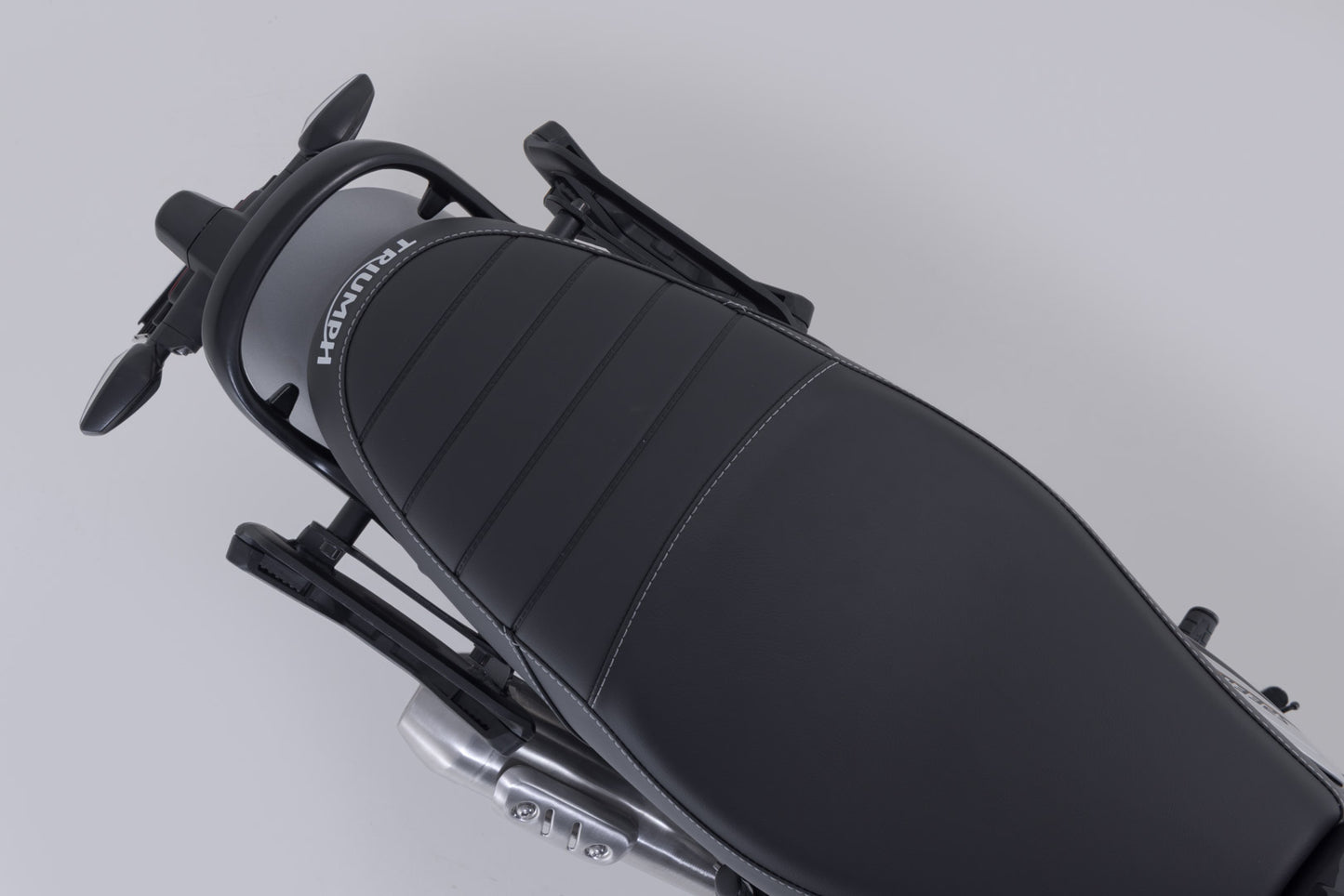 SW-MOTECH Soporte lateral derecho V-LOC Triumph Speed 400/ Scrambler 400 X (23-).