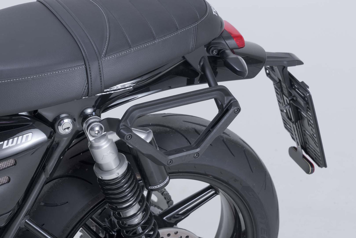 SW-MOTECH Soporte lateral izquierdo V-LOC Triumph Speed Twin 1200 (18-).