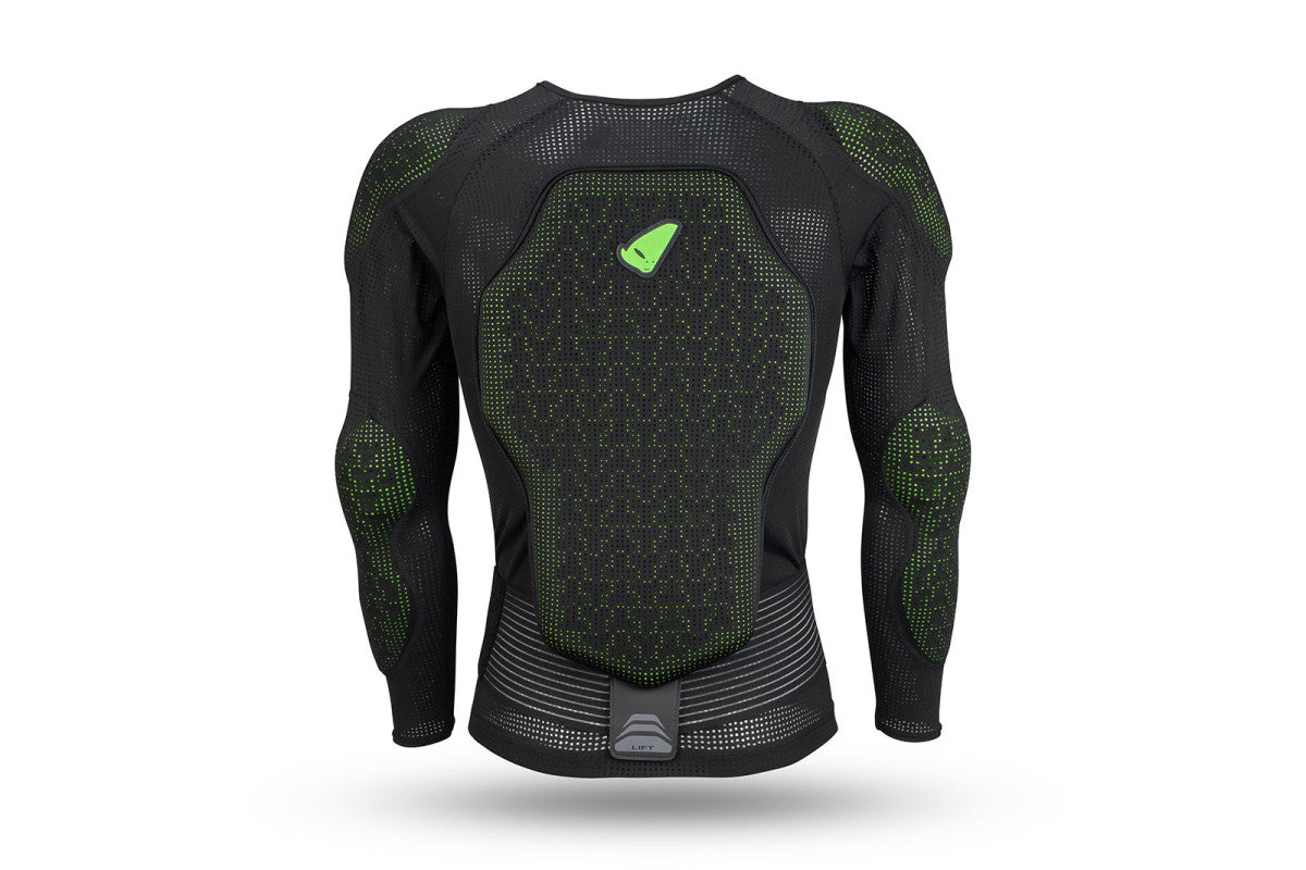 Vista posterior del peto UFO Plast Centurion BV1 negro y verde con protector de espalda y cinturón lumbar